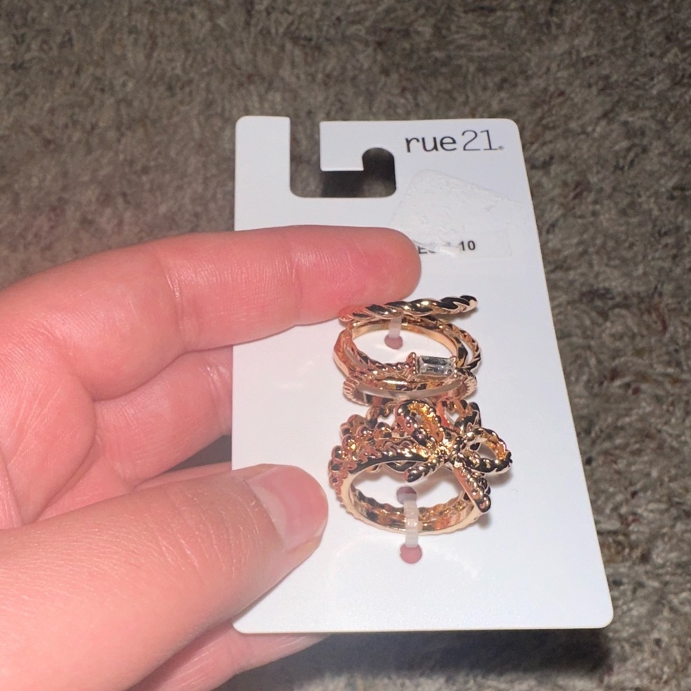 NWT assorted gold rings sizes 8-10 pack of 7 bundle